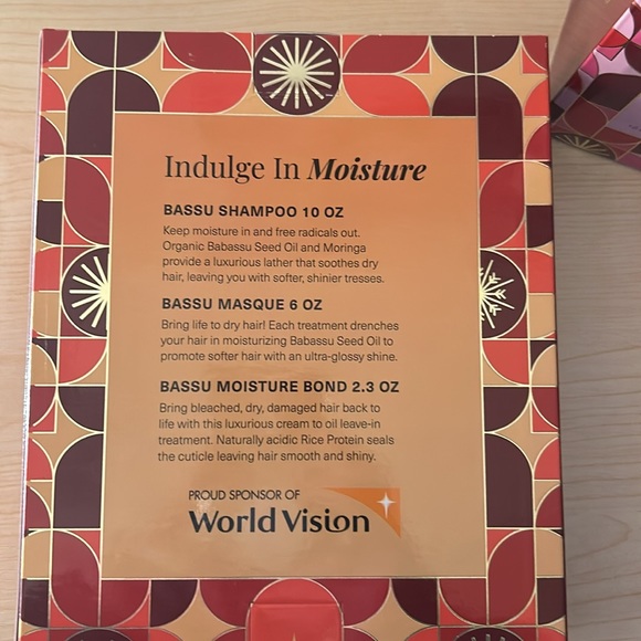 Surface basis moisture box and surface trinity color care box - Picture 2 of 5